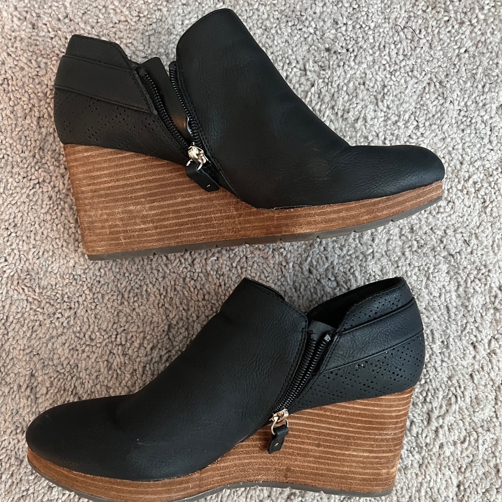 Comfortable wedges ankle booties